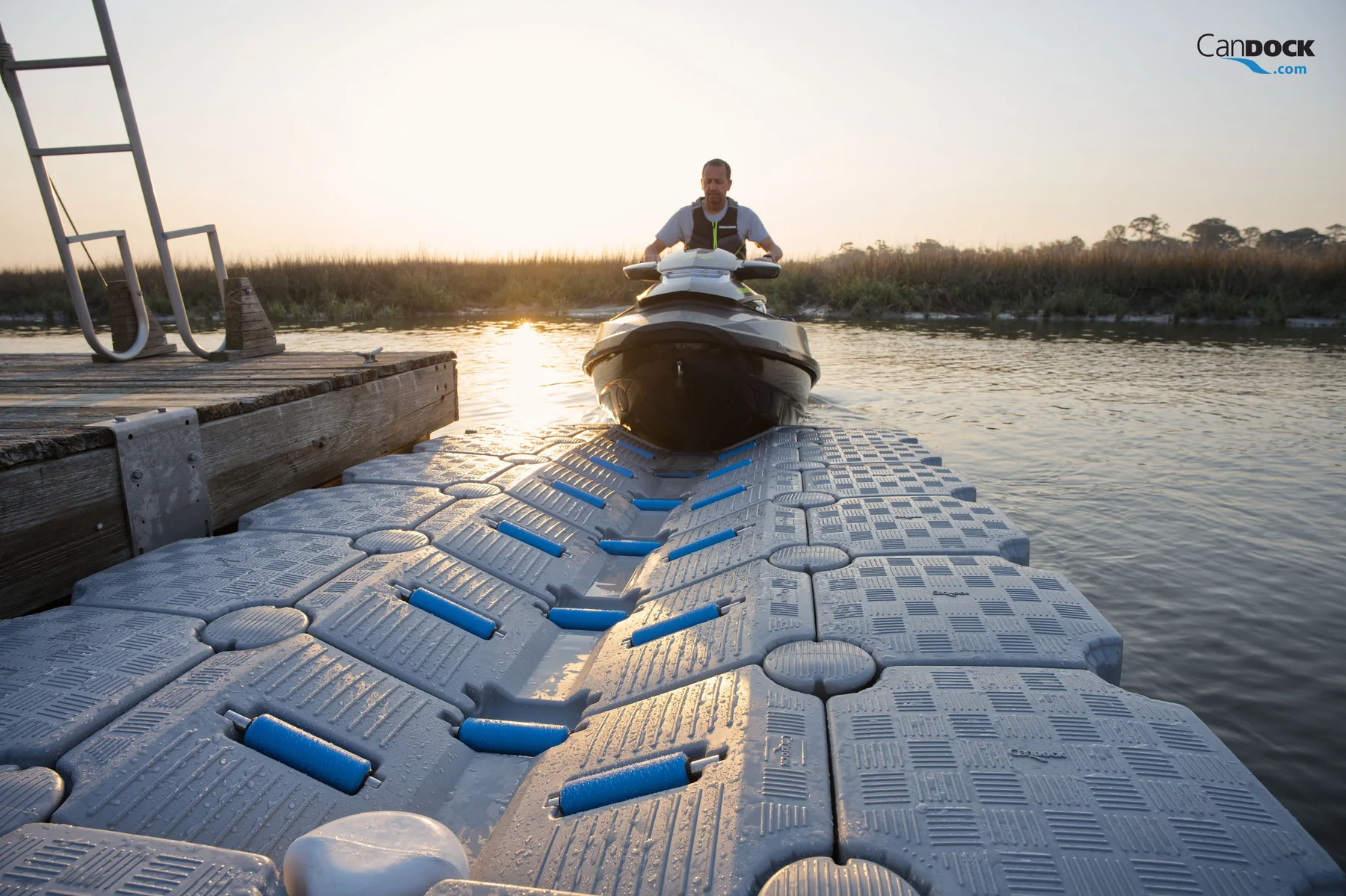 CanDock V-Roll drive-on system with a personal watercraft entering its V-shaped roller channel